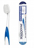 Купить сенсодин (sensodyne) зубная щетка бережный уход мягкая, 1 шт в Бору